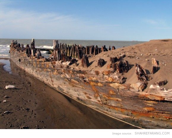 A Shipwreck in Miankaleh - کشتی غرق شده در میانکاله