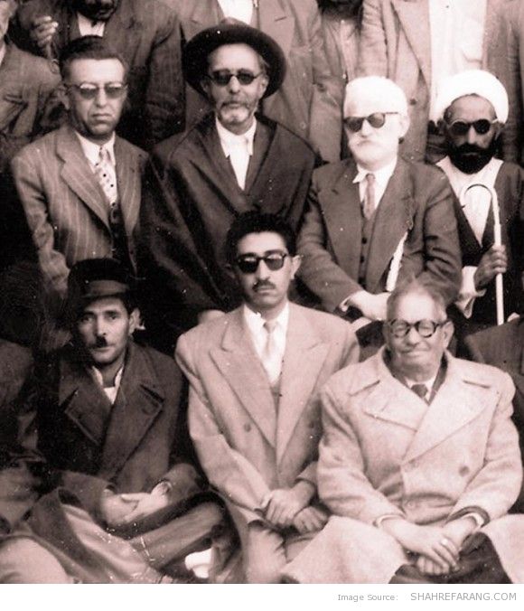 بزرگ دراویش و اطرافیانش The Qotb (Guru) of Dervishes