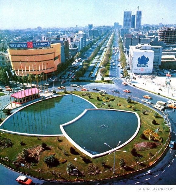 میدان ولیعهد (ولیعصر کنونی) از سمت شمال شرقی