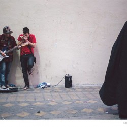 Street Singers and the Passers-by (4)