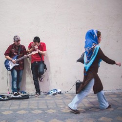 Street Singers and the Passers-by (5)