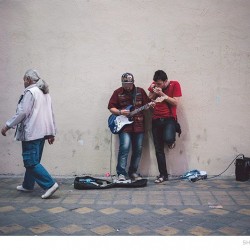 Street Singers and the Passers-by (10)
