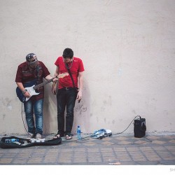 Street Singers and the Passers-by (12)