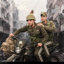 مدافعان حرم در مقابل ویرانه های سوریه